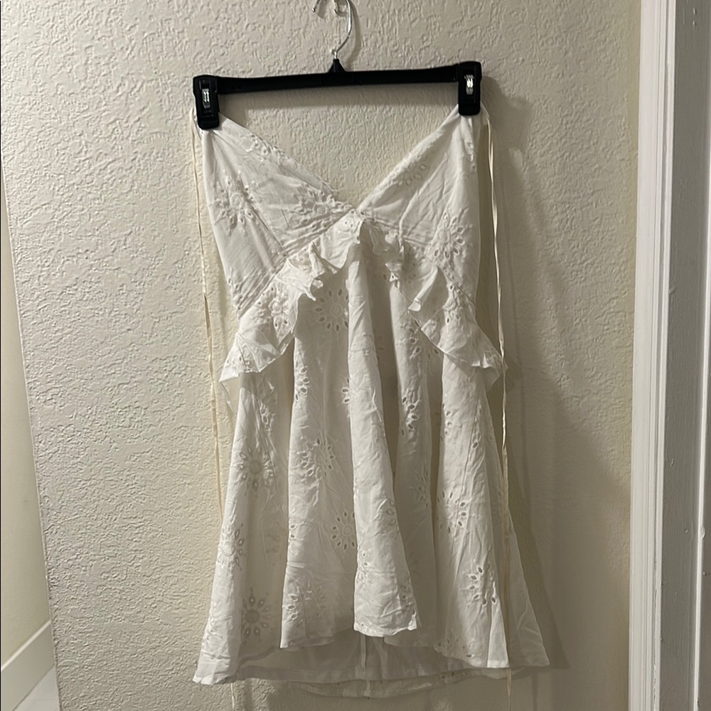 Elegant White Ruffled Women's Dress